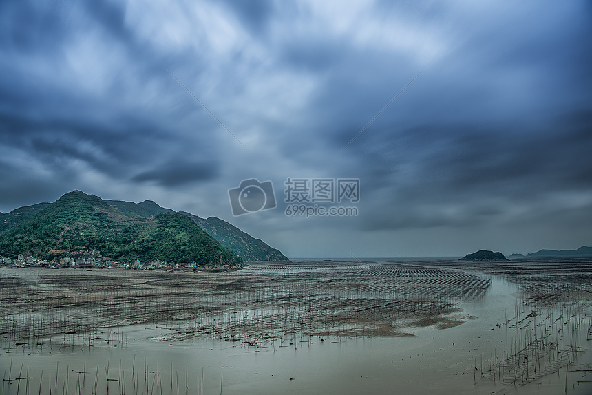 风雨将至的海边图片