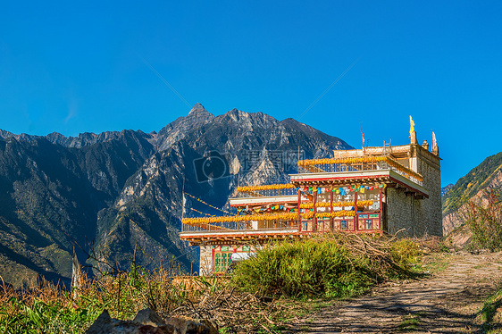 墨尔多神山与藏居图片