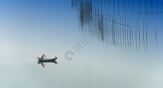 划竹船人一人一船一世界背景