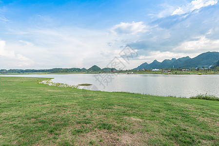 安纳西小镇贵州云漫湖度假区背景