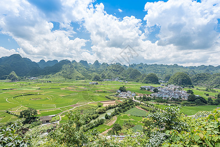 布依族贵州兴义万峰林背景