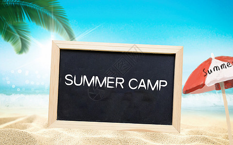 白色沙滩上的夏令营黑板背景图片