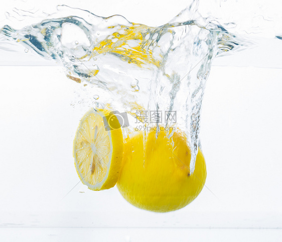 柠檬橙子水果夏日清凉冷饮气泡素材图片