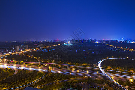 夜景城市的桥图片