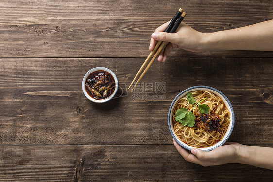 一人食面条图片