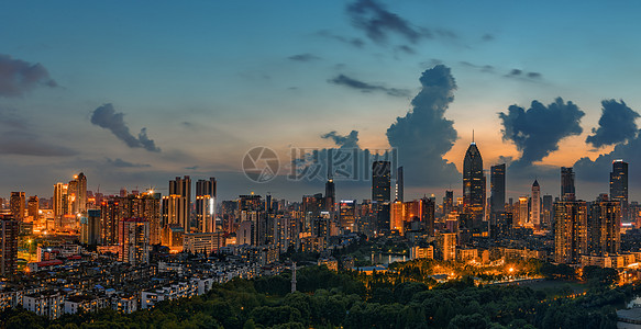 武汉城市高楼夜景图片