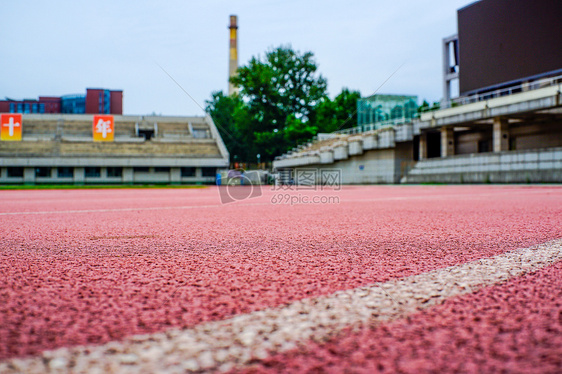 清华大学的体育场图片