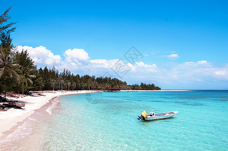 集装船马来西亚美人鱼岛 海岛风景背景