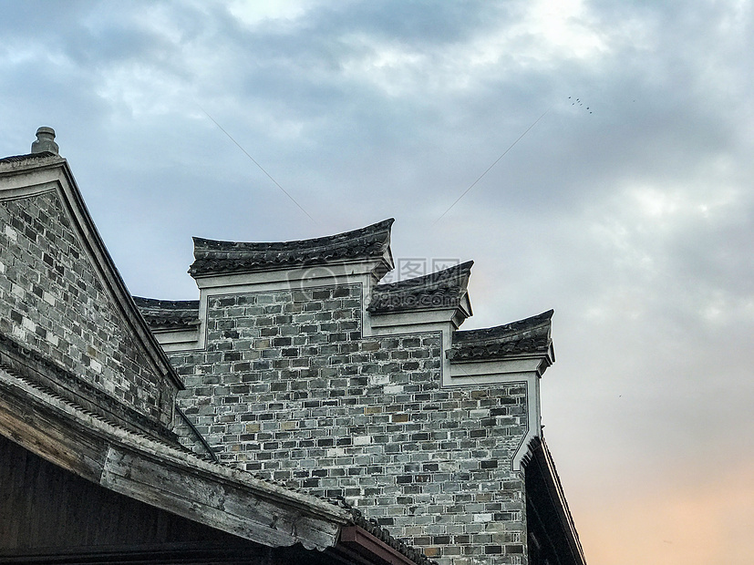南塘老街的屋檐图片