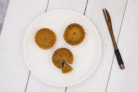 传统中秋佳节中式美食烘焙点心豆沙馅料月饼图片