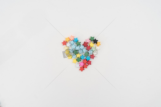 心形折纸小星星摆拍