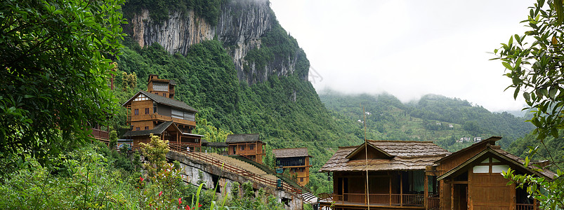 大山里的小木屋图片