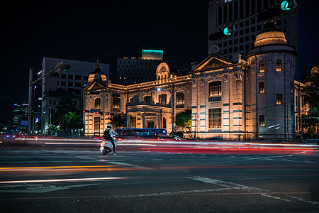 首尔街景雨夜街景高清图片