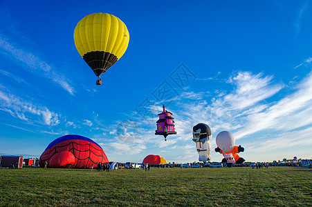热气球背景加拿大小镇的热气球节背景