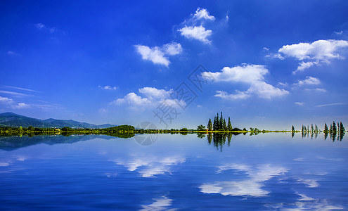安逸宁静的湖光山水背景图片