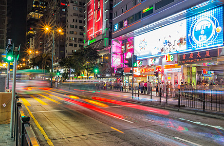 香港夜晚繁华街头图片