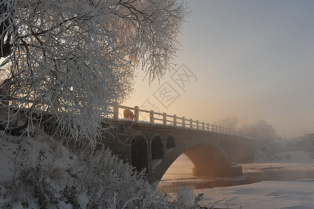 雪中的桥背景图片