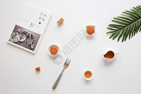 茶糕点中秋节月饼白色背景静物背景