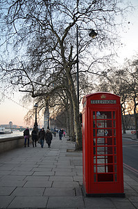 伦敦红色的电话亭背景图片