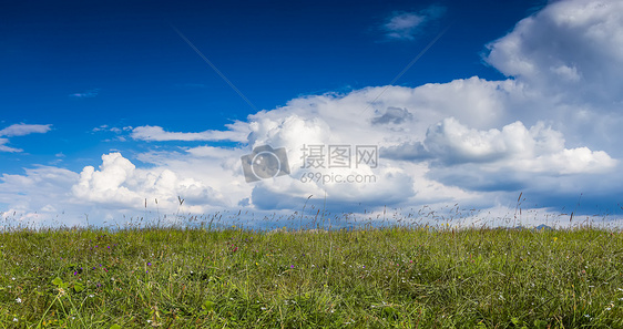 新疆喀拉峻草原美景图片