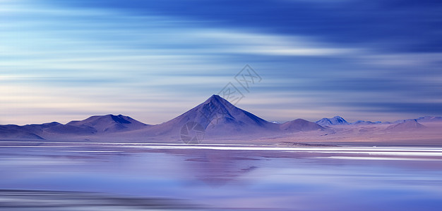 蓝色山丘背景图片