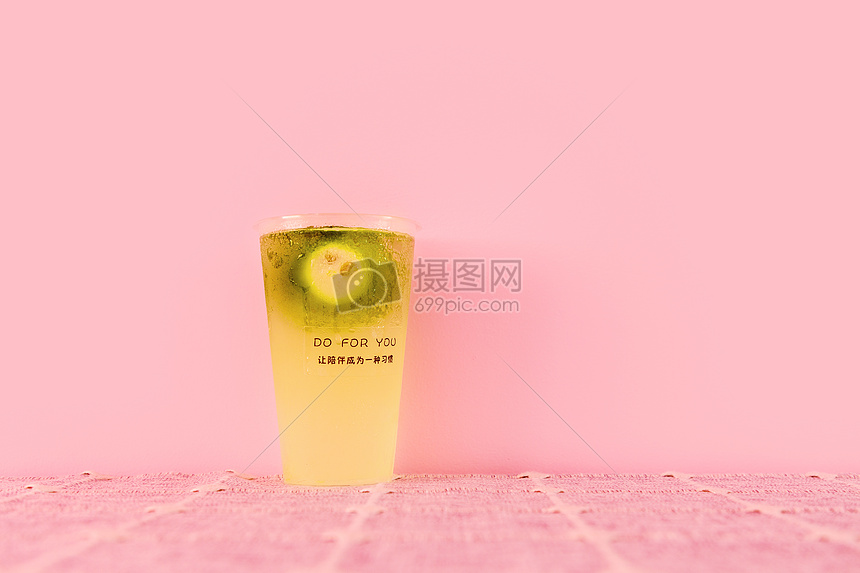 夏季凉爽柠檬冰饮图片