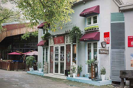 咖啡厅店面芬兰小街背景