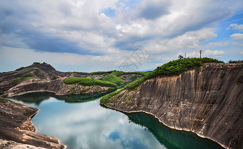 高山水高倚岭山水风光背景