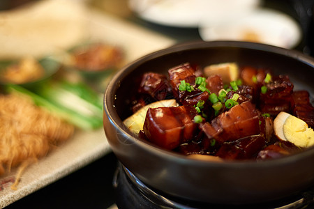 中国烹饪红烧肉背景