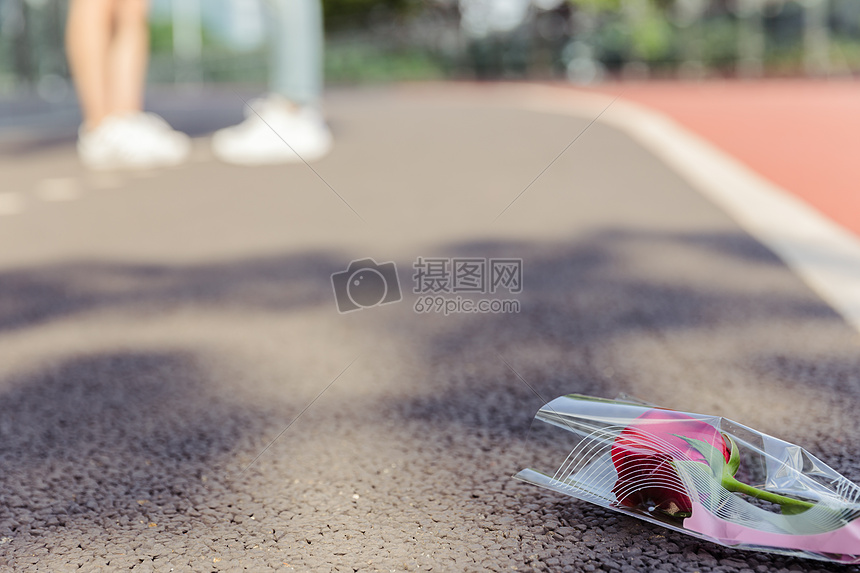 ‘~情人节情侣玫瑰花素材留白  ~’ 的图片