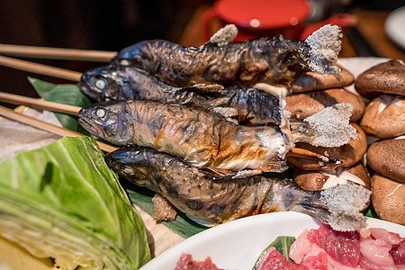 日式烧烤材料鱼图片