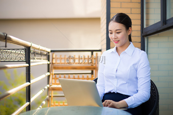 办公室商务女性图片