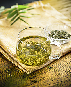 竹叶青和红茶背景图片