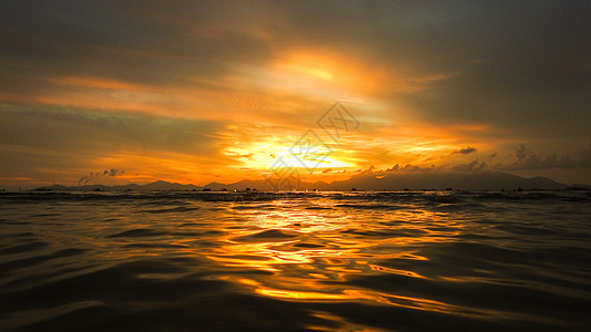 海上落日图片