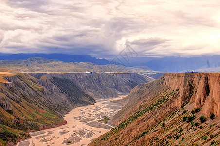 山脉线条新疆安集海大峡谷背景