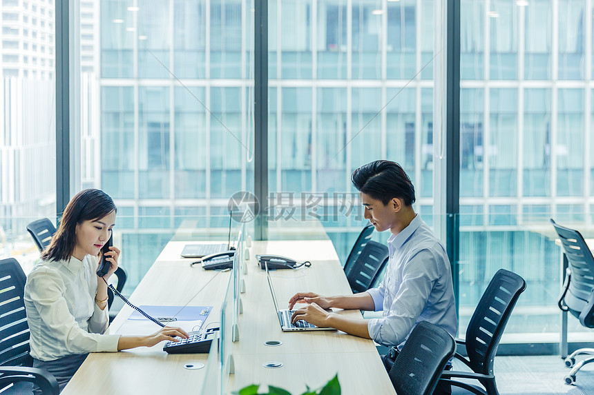 商务职场男女工作高清图片下载 正版图片 摄图网