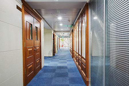 办公室内空间长廊图片