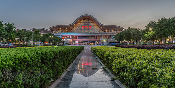 中国最美高铁站武汉高铁火车站全景图背景