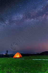 湖北大悟县银河下的帐篷图片