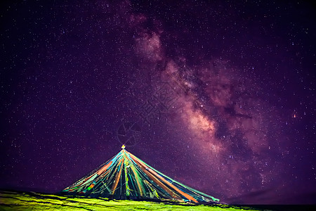 青海湖星空雪山夜景高清图片