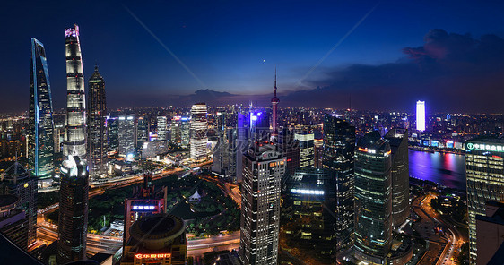 现代城市上海傍晚夜景图片