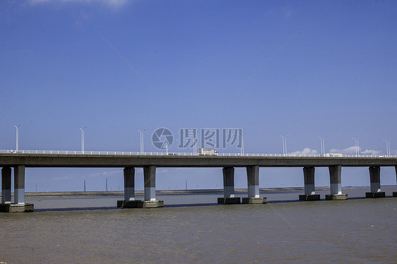 上海到崇明的长江大桥图片
