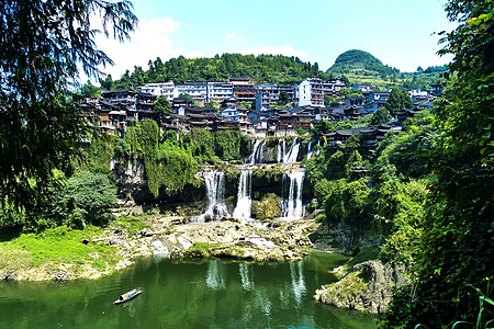 海底小纵队凤凰古镇中的瀑布背景