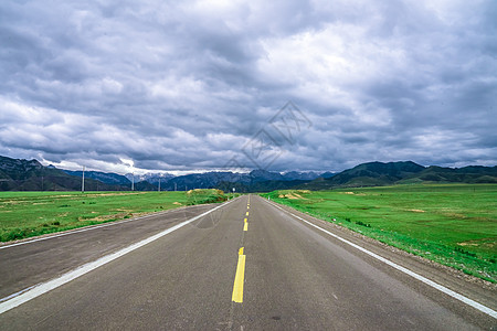 新疆公路草原 背景图片
