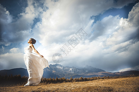 婚纱天空婚纱背景