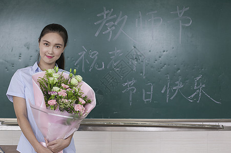 教师节女老师收到鲜花图片