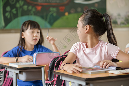 学生上课学习状态图片