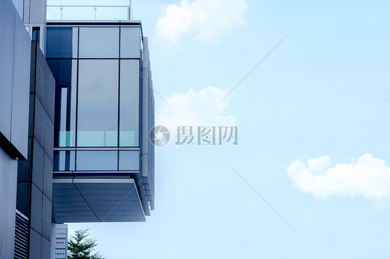 城市建筑天空蓝背景图片