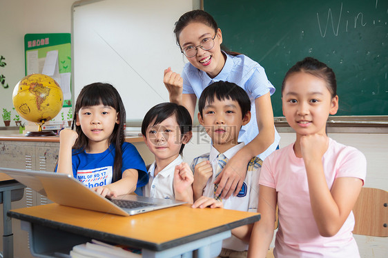 学生教育网络电脑图片