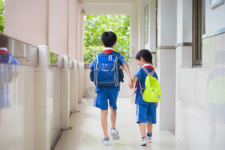 杂乱书包学生开学放学下课背景